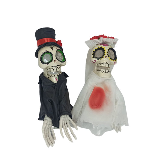 Par de novios calavera, blanca y negro, Parlante (Repite lo que dices)