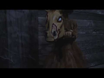 Muñeca Poseída con Caballo Animatronics Halloween